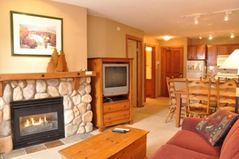 Fireside Lodge Sun Peaks Room photo