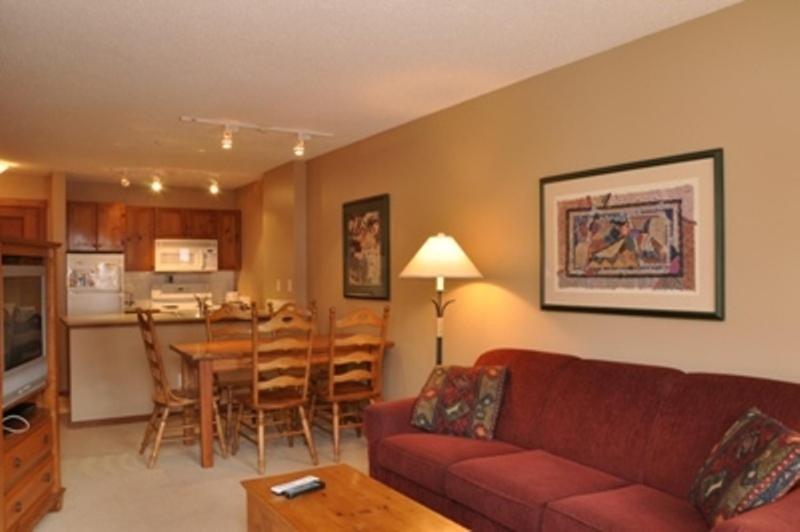 Fireside Lodge Sun Peaks Room photo